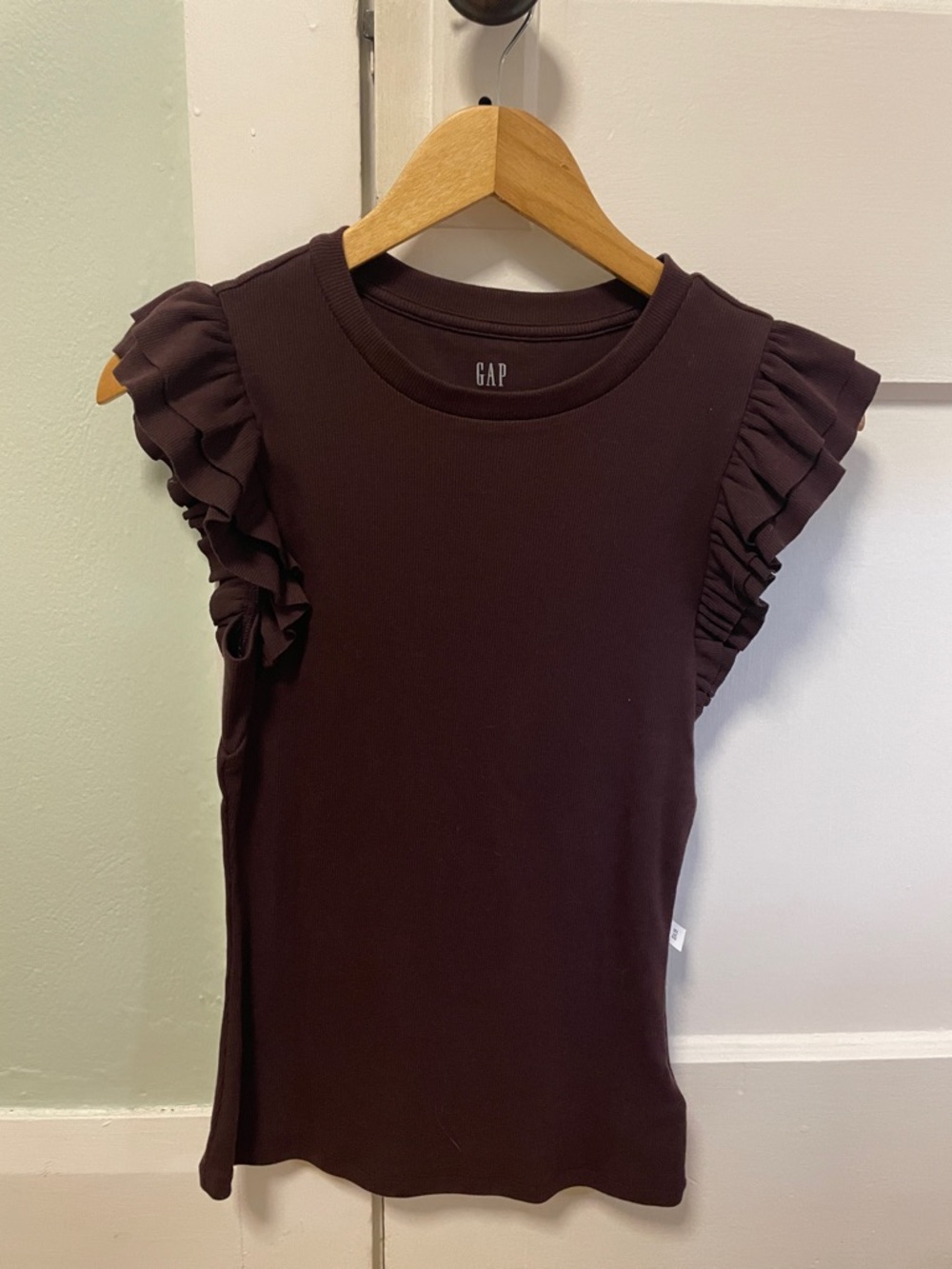 GAP Women’s Ruffle Sleeve Tank Top — Maroon Sz. Small